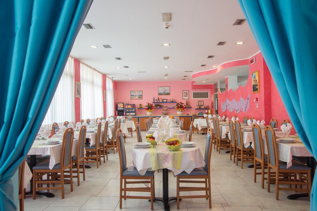 Hotel Tivoli Misano Adriatico Eksteriør billede
